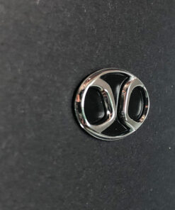 車の旗の金属ステッカー 19 JTT ロゴ | 中国のプロのカスタム メタリック ロゴ ステッカー メーカー、工場