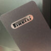 Металлическая наклейка-паутинка 5 логотипов JTT | Китай Профессиональные производители металлических наклеек с логотипом на заказ, Фабрика