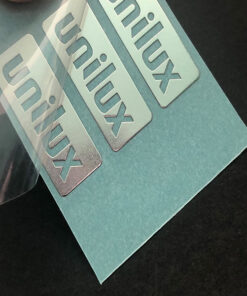 Выдолбленная металлическая наклейка с 3 логотипами JTT | Китай Профессиональные производители металлических наклеек с логотипом на заказ, Фабрика