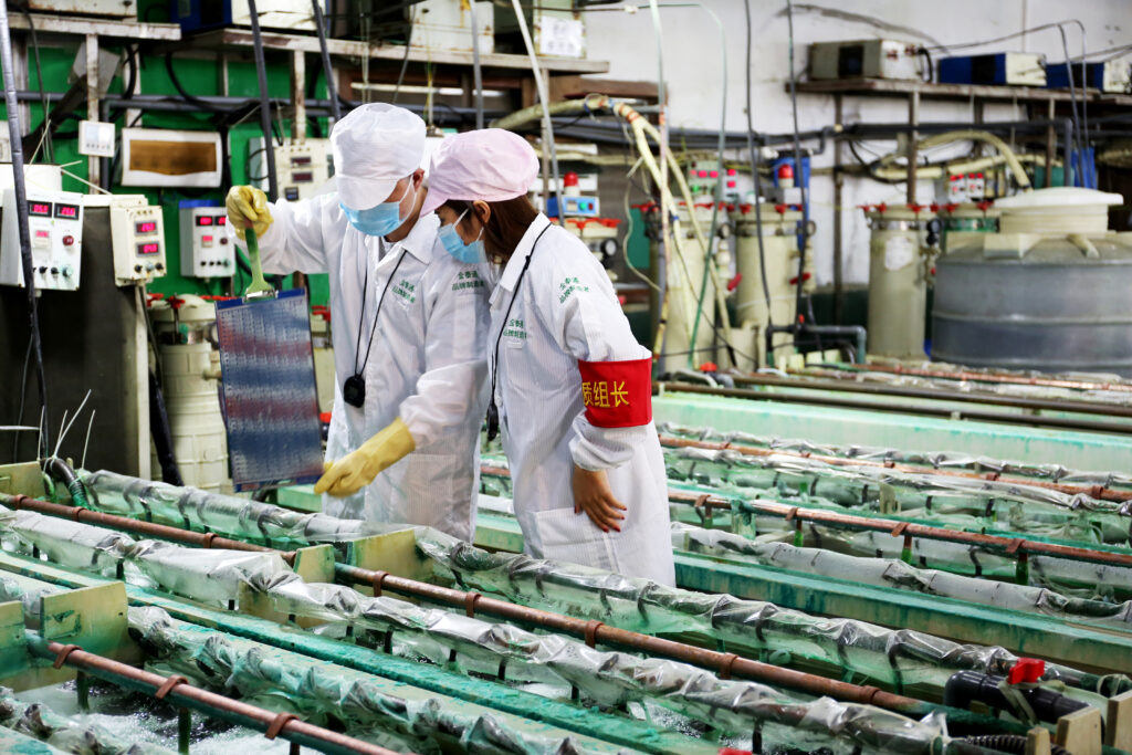 电镀Loghi JTT | Produttori, fabbrica di adesivi con logo metallico personalizzato professionale in Cina